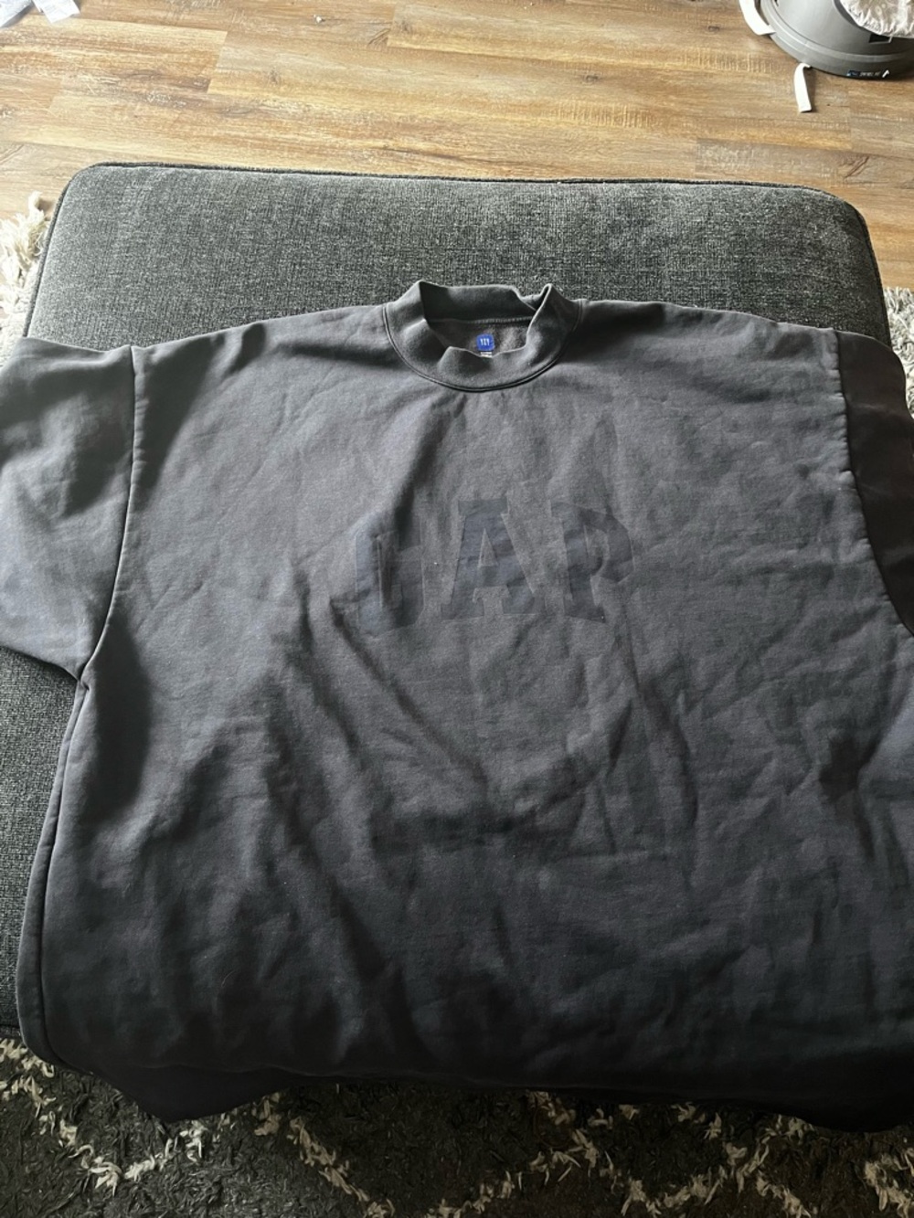 Yeezy GAP Black Tone-on-Tone Logo Crewneck Sweatshirt t-shirt (oversized fit)